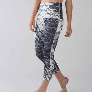 Lululemon Wunder Under SE Dance Pretty Plume Angel